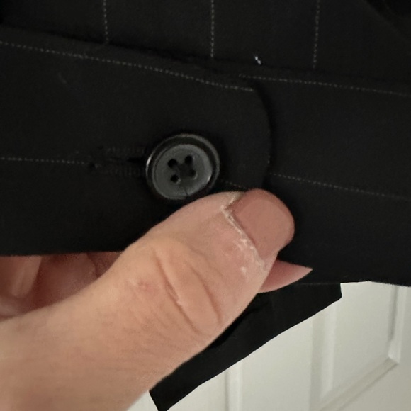 Mens black pinstriped suit. New size 46 l